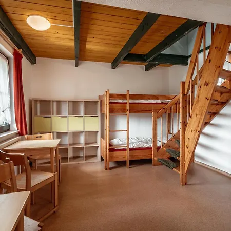 4 Ferienhaus *