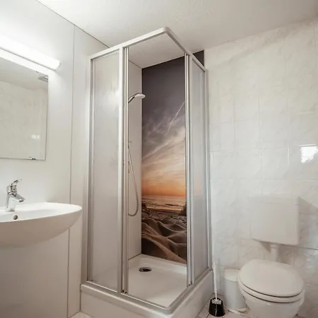 Ferienhaus 4 *
